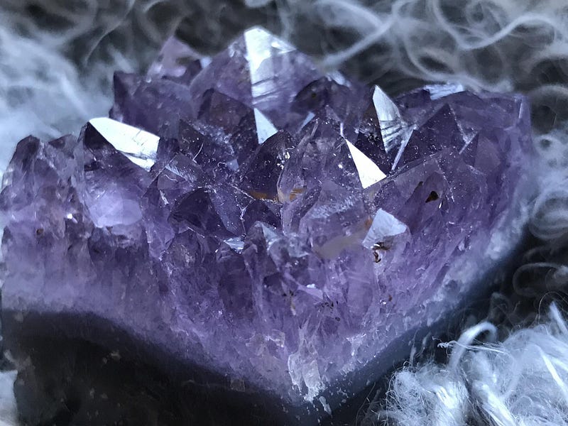 Crystals as extensions of mountain bodies